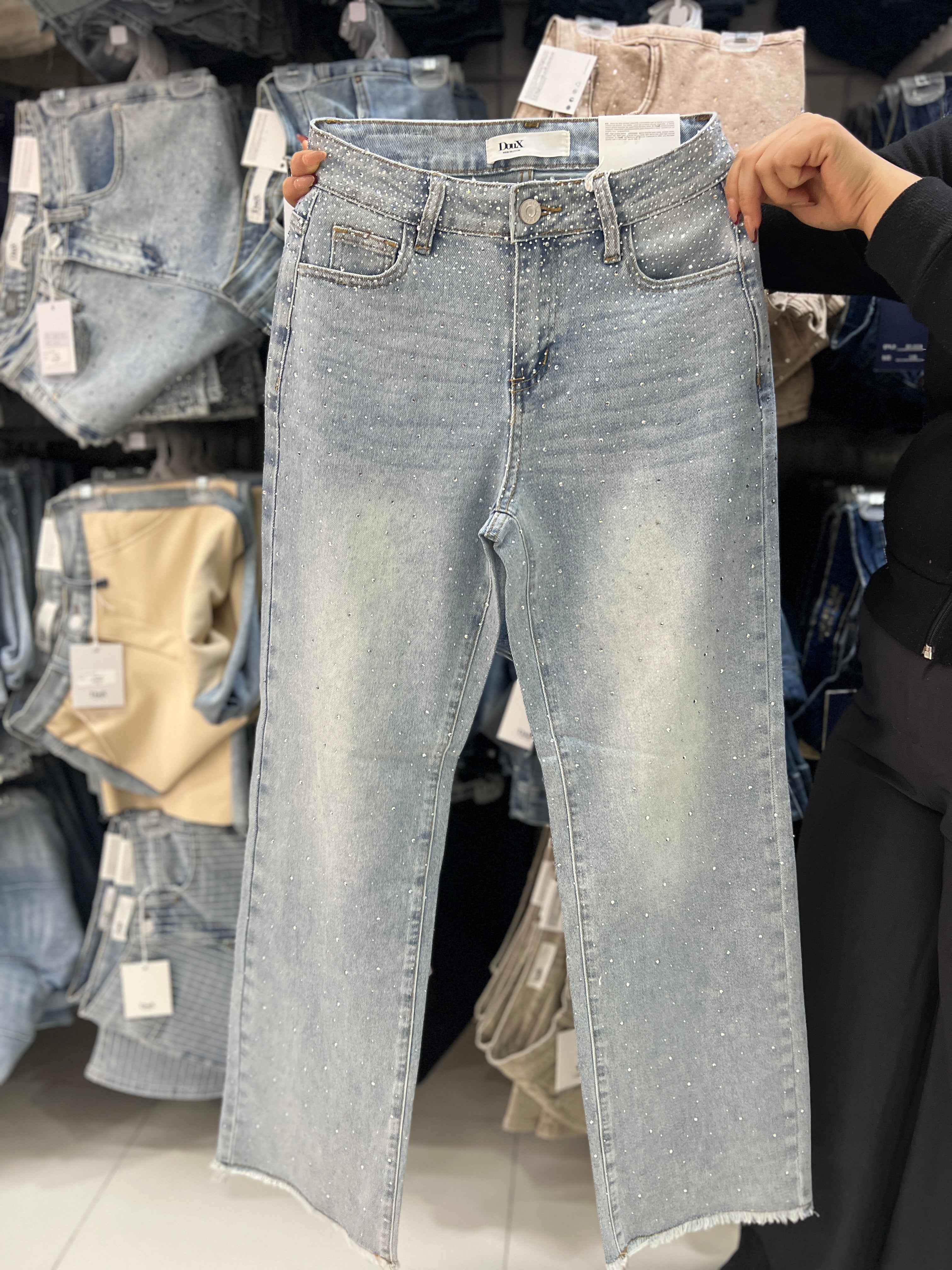 Pantalón de Mezclilla Corte Wide Leg Brillos DXD0447